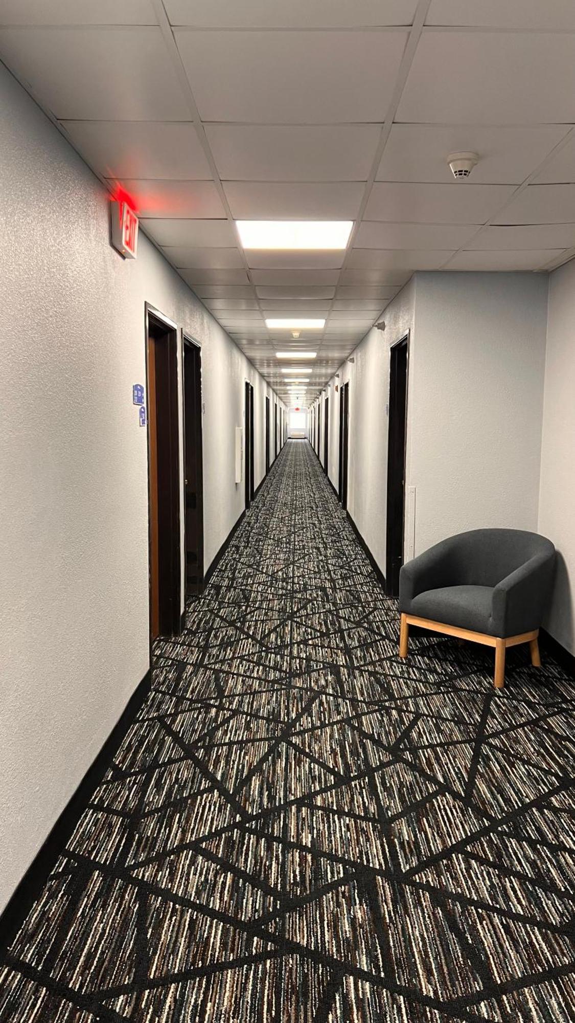 Blisspoint Inn & Suites, Northwood Exteriör bild